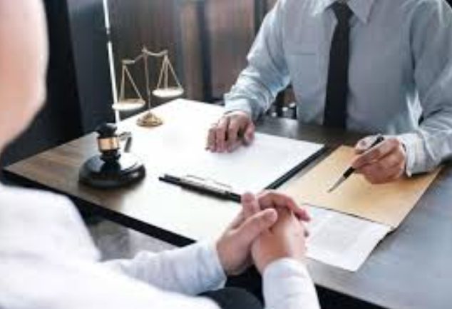 شكوى العامل في مكتب العمل